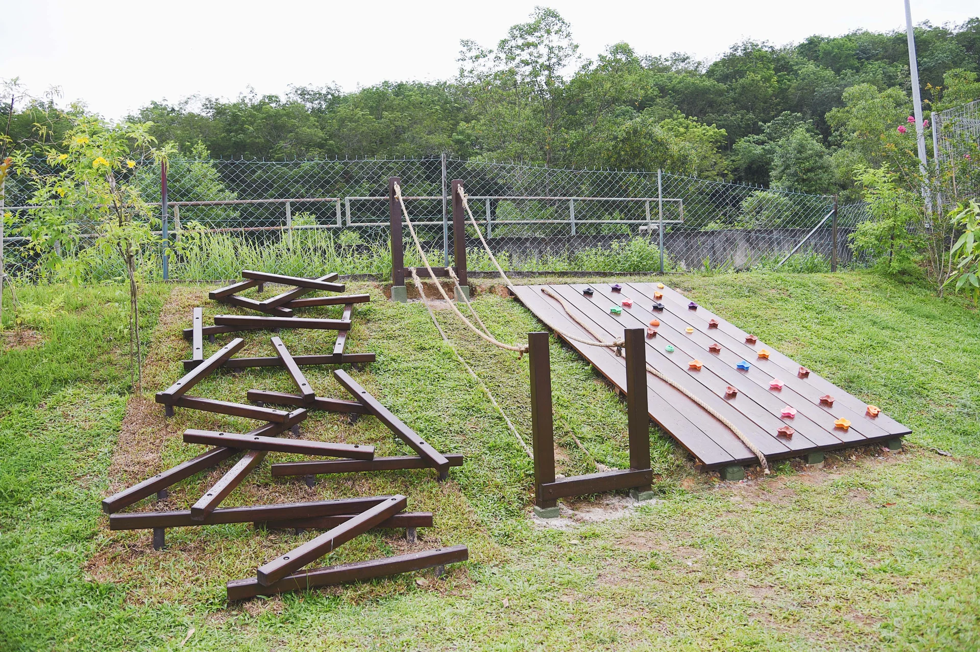Early years outdoor playground - log scramble, traversing rope & climbing ramp