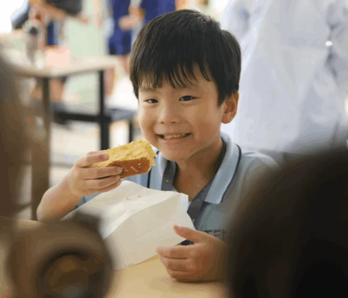 Eat a delicious lunch