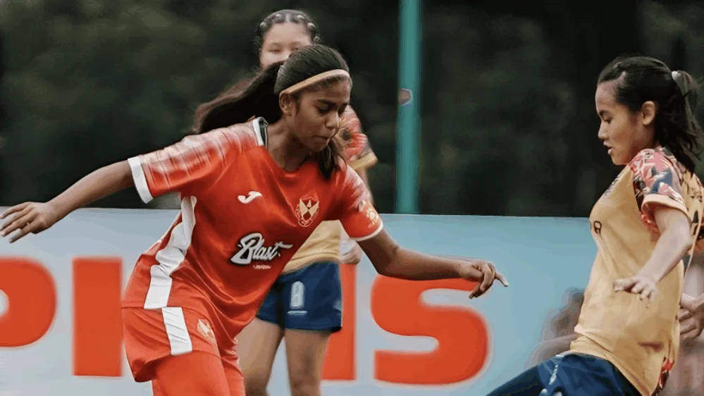 Amesha kicks goals for women's football