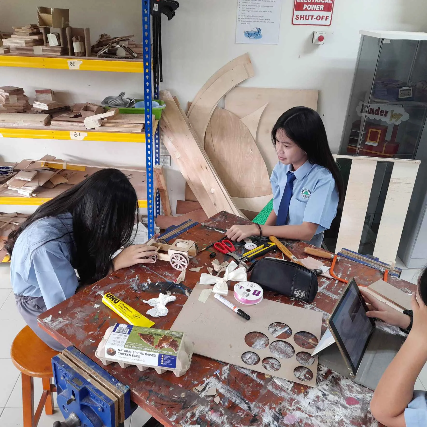 Year 9 Students Combine Science, Engineering, and Creativity in Egg Buggy Challenge